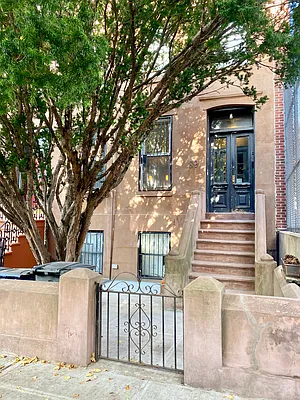 Rented by CMV Realty Inc. | media 22