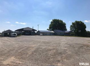 1610 W Sangamon Rd, Taylorville, IL 62568