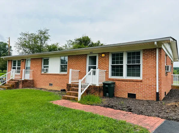 922 Country Acres Rd, Blacksburg, VA 24060