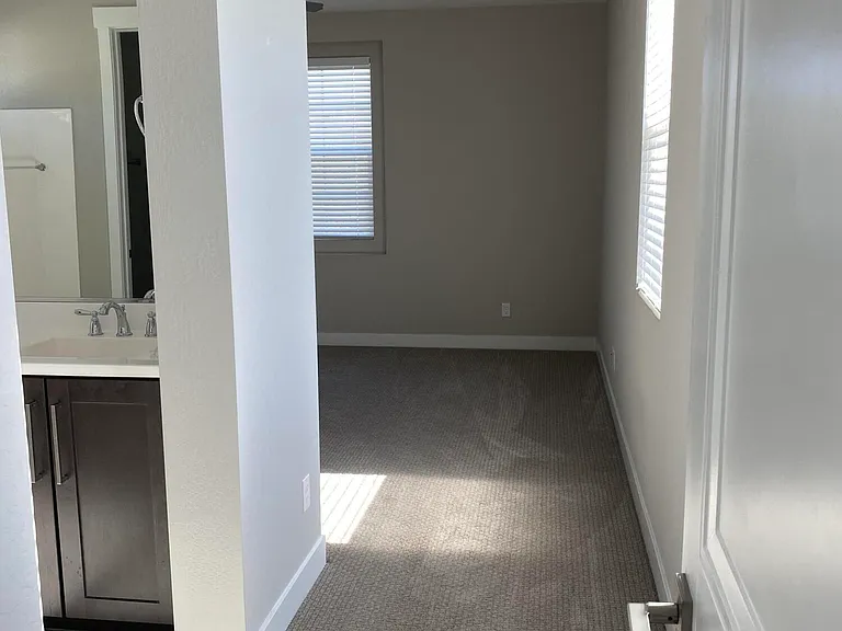 21065 W Elm Way Ct — Photo 11