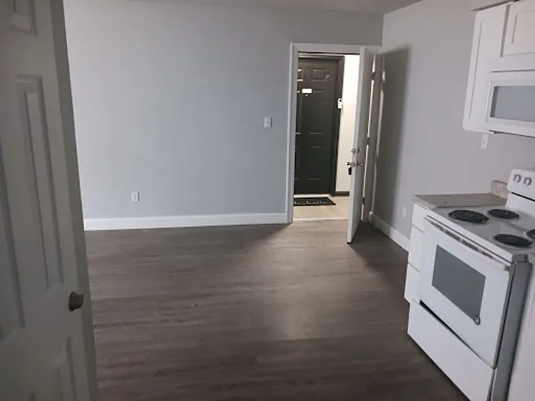 351 San Antonio Blvd — Photo 12