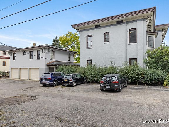 5th image of 44 Lafayette Ave NE APT 4