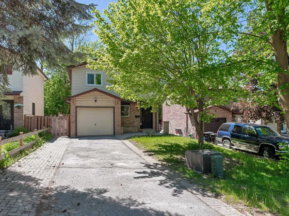 19 Melinda Cres, Barrie, ON L4N 5T7