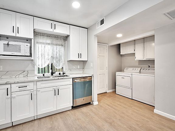 2nd image of 1301 S Greenwood Ave APT 34