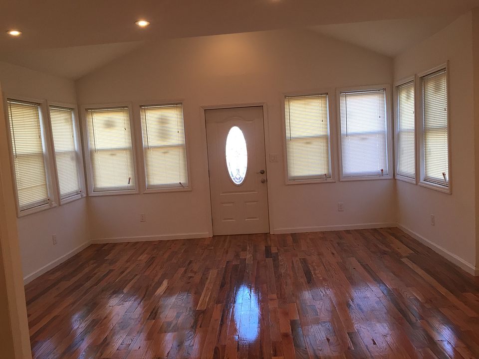 1st image of 11620 155th St Fl 1ST
