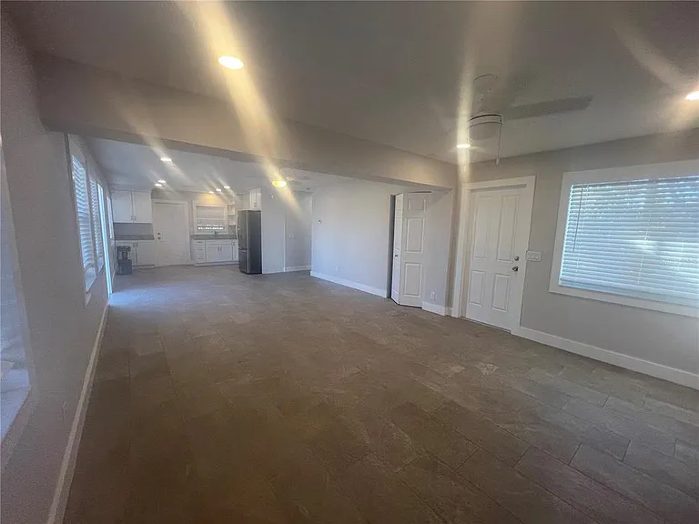 322 Lasayette Dr NE — Photo 5