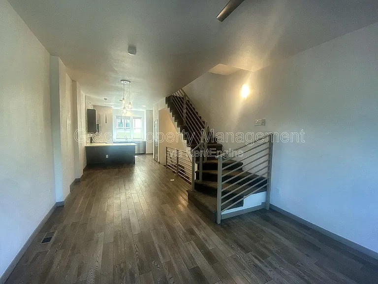 2200 Tremont Pl #6 — Photo 10