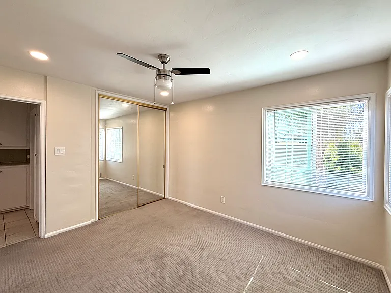 4735 Marlborough Dr #B — Photo 23