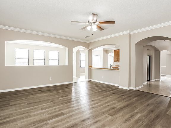 5th image of 703 Red Cedar Ct