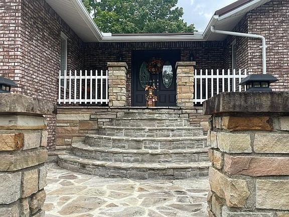 2nd image of 581 Tippecanoe Rd