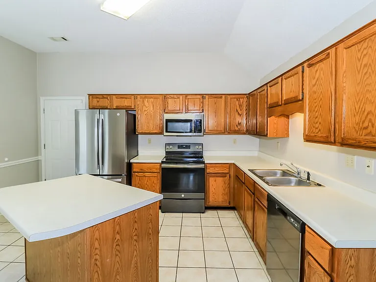 7625 Dexter Park Dr — Photo 6