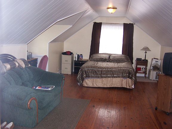 Entire second flr could be MBR?Bath or bonus room with full bath!