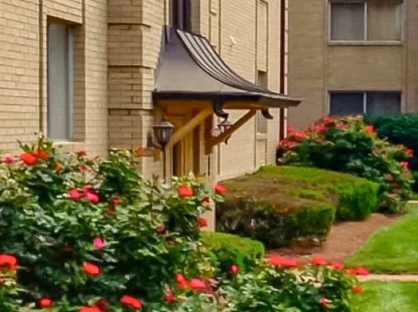 Versailles Apartments