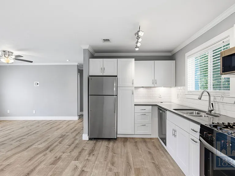 1103 Booker Ave #A — Photo 7