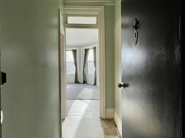 340 S Winebiddle St #9 — Photo 4