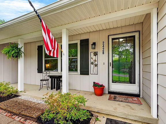 5th image of 2428 Merbrook Rd