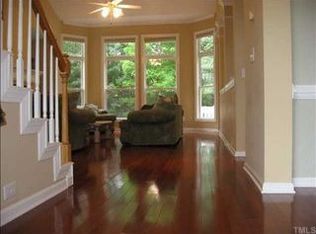 110 Carswell Ln, Cary, NC 27519