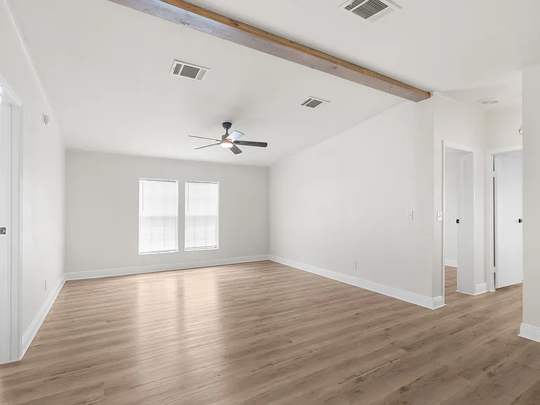 14261 Montclair Dr — Photo 11