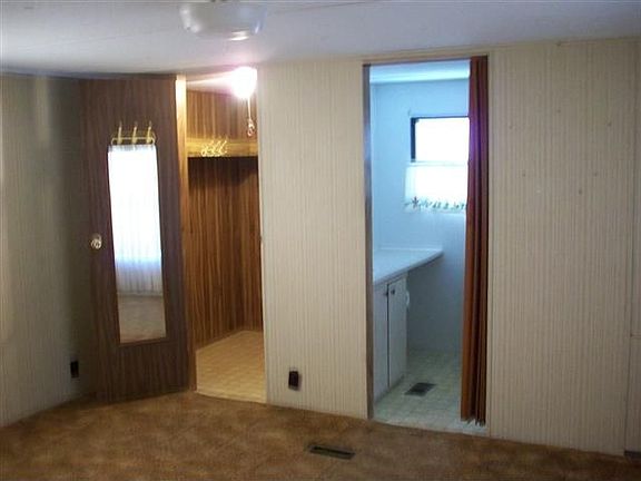 3rd image of 1770 Circle Lake Dr