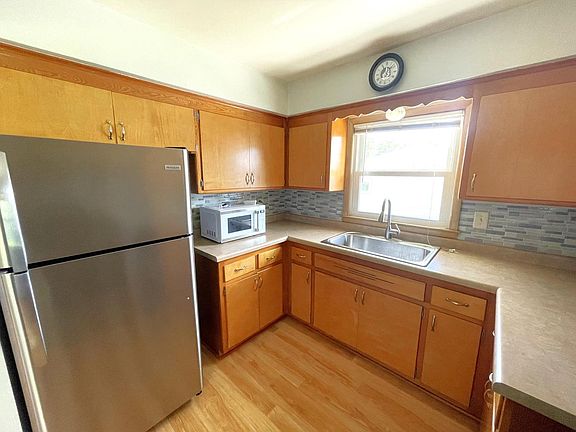 4th image of 707 Lakeview AVENUE