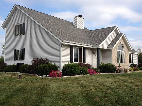 3rd image of 245 N Prairie Dr
