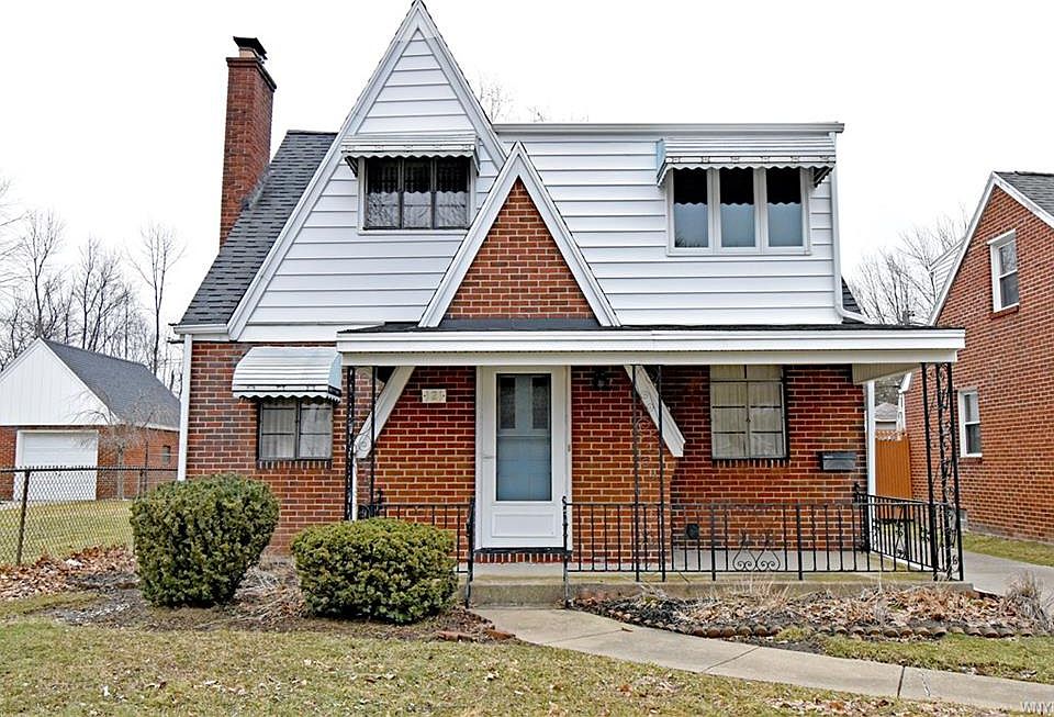 1st image of 121 E Grand Blvd