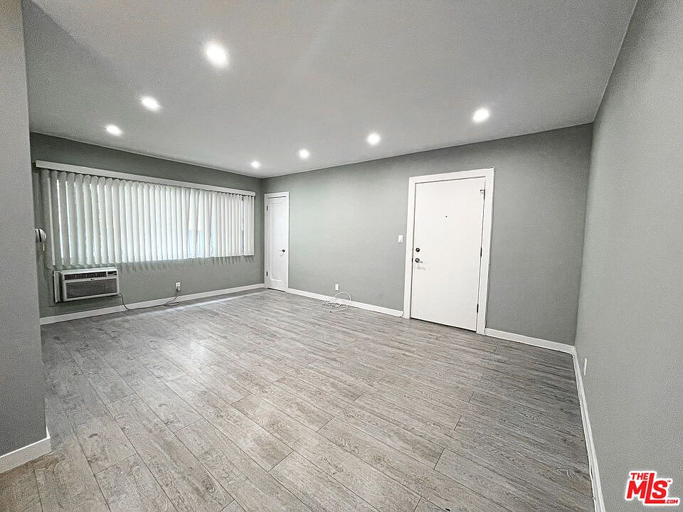 1st image of 815 S Sherbourne Dr #5