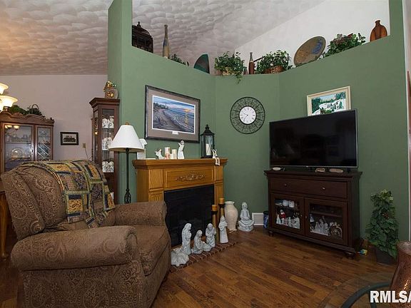 5th image of 101 Sherwood Dr
