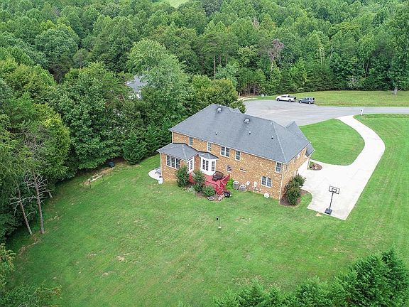 5th image of 1096 Otelia Ct
