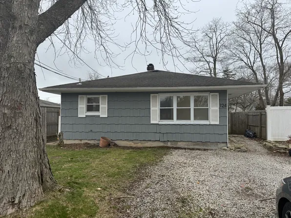 124 Orchid Dr, Mastic Beach, NY 11951