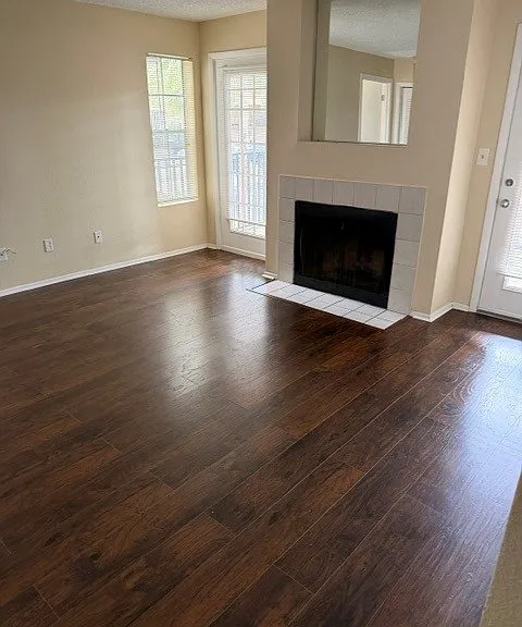 208 Afton Square At Pass — Photo 9
