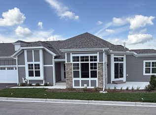 865 S Verona Cir UNIT 79, Grafton, WI