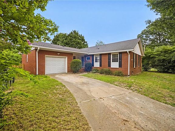 4th image of 359 Eppington Cir