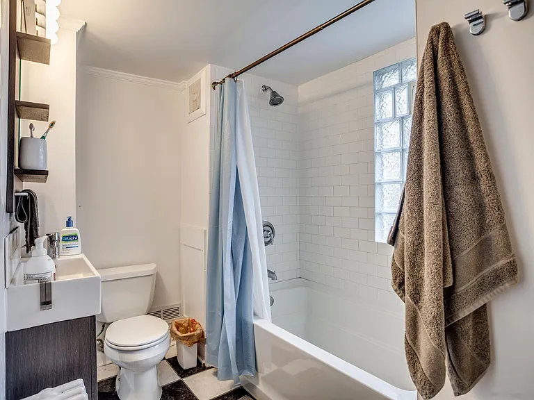 3040 James Ave S #3 — Photo 9
