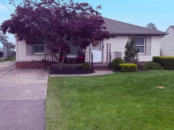 38018 Lakeville St, Harrison Township, MI 48045