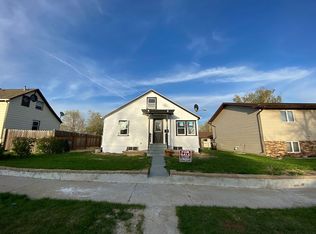 606 8th Ave W, Williston, ND 58801