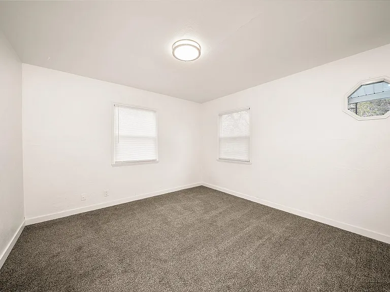 10124 N Whittier St — Photo 7