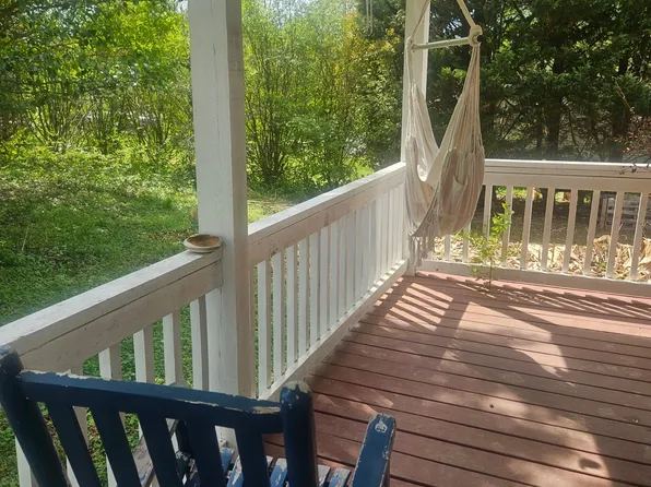 2132 Pleasant Woods Ct, Burlington, NC 27217