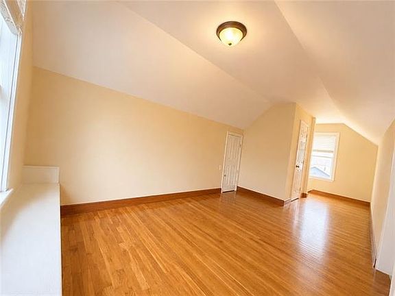 5th image of 3013 Memorial Park Dr