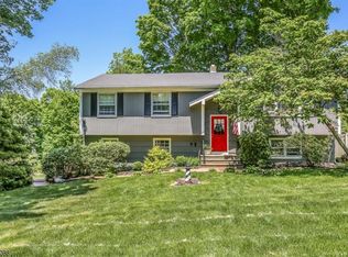 9 Shelley Ct, Sparta, NJ 07871