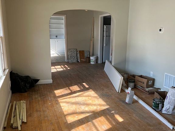 2nd image of 3243 Fleetwood Ave SW