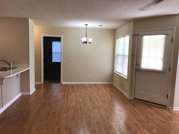 4th image of 2938 Mulberry Ln Unit C