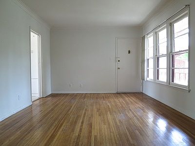5th image of 1519 N Laurel Ave APT 9