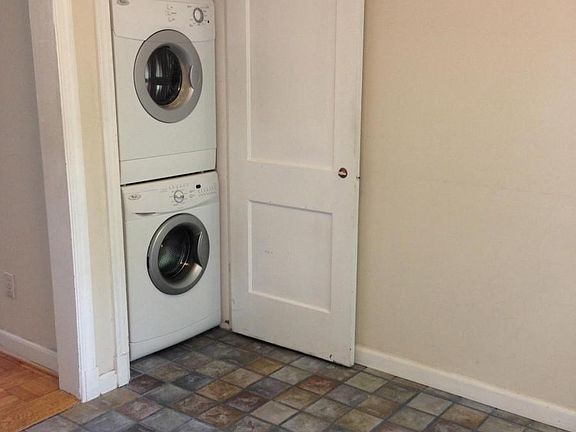 4th image of 1030 S Barton St Unit 282