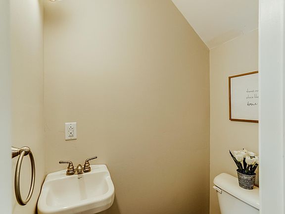 3rd image of 509 N 35th St APT 22