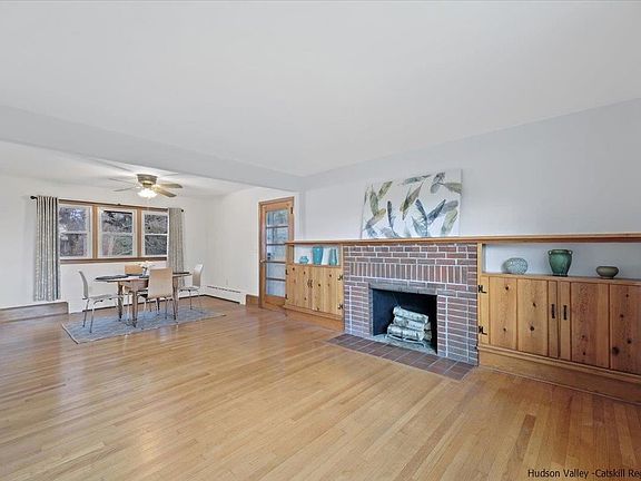 3rd image of 24 Purdy Ave