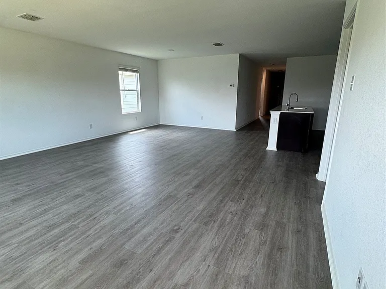 518 Olmstead Dr — Photo 12