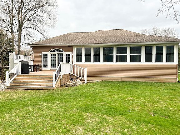 2nd image of 7659 Majestic Ln
