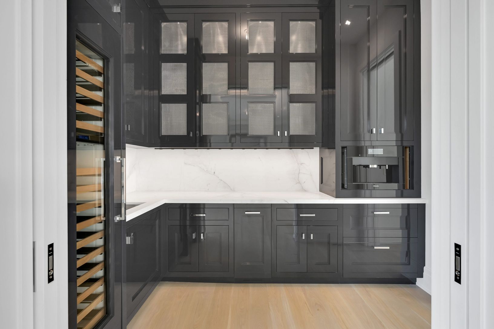  Butler's Pantry
