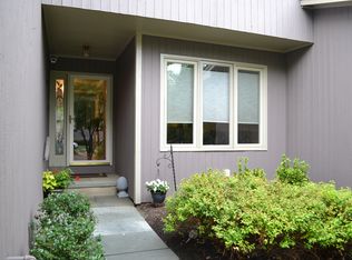 21 Roberts Cir, Basking Ridge, NJ 07920